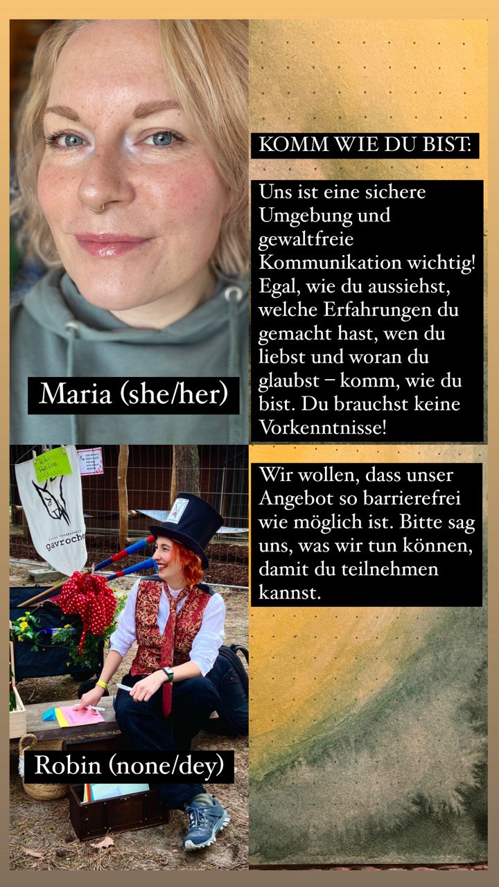 Eine Bildcollage aus einem Portrait-Foto einer blonden Frau mit der Aufschrift "Marie (she/her)" und einem Ganzkörperfoto einer Person in einem clownesken Kostüm mit dunklen Haaren und schwarzem Hut und der Aufschrift "Robin (none/dey)". Daneben weißer Text auf schwarzem Grund.